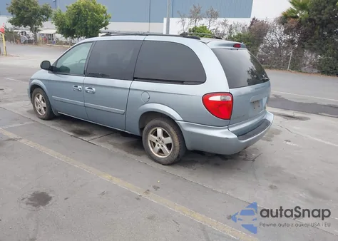 2005 Dodge Grand Caravan Sxt z USA, uszkodzony, nr VIN 2D4GP44L75R500856